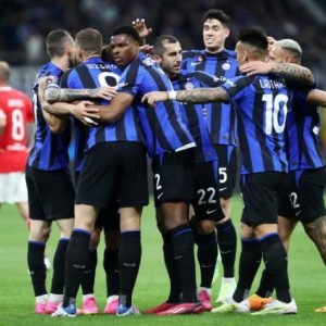  AC米兰防线送礼遭弱旅爆冷  