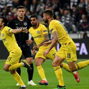  多特蒙德客场战平法兰克福错失追分机会