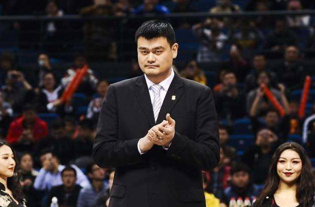  姚明入选名人堂引国内热议潮  