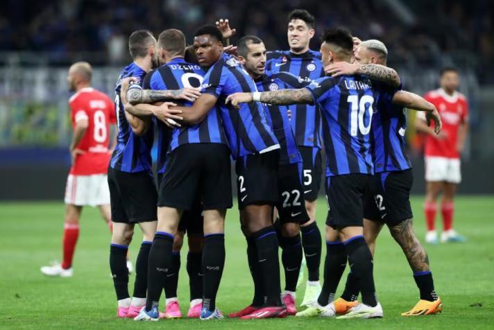  AC米兰防线送礼遭弱旅爆冷  