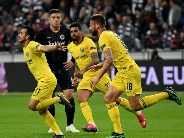  多特蒙德客场战平法兰克福错失追分机会